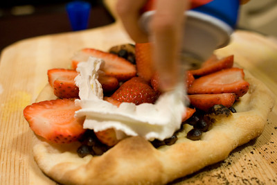 chocolate strawberry pizza
